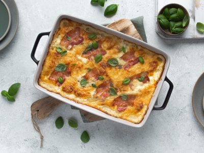 Blomkålgrateng med pølse og bacon