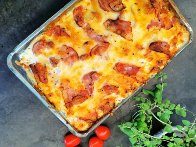 Blomkålgrateng med pølse og bacon