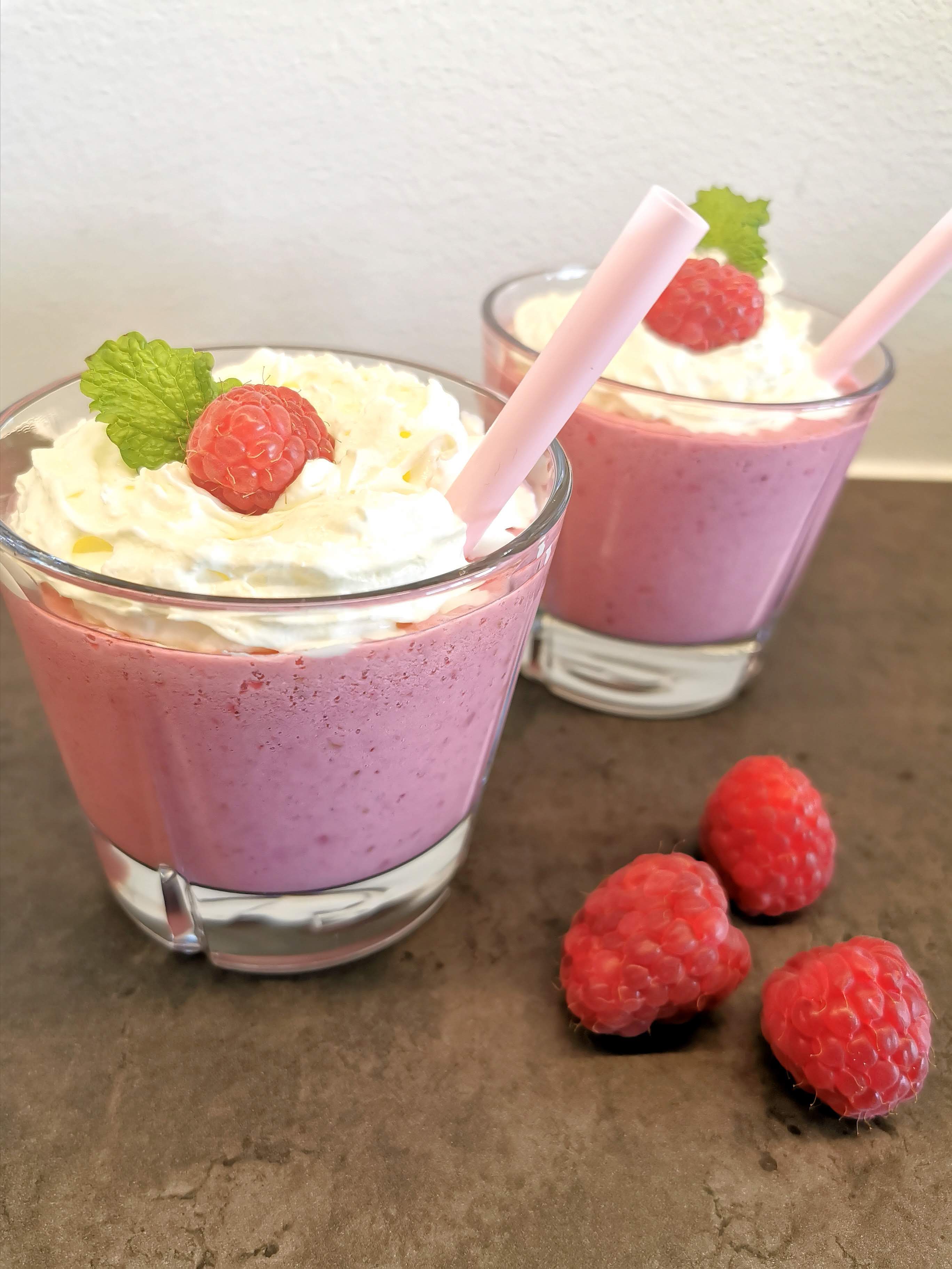 Bringebær milkshake