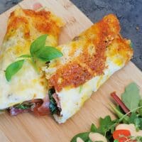 Osterull med egg og serranoskinke