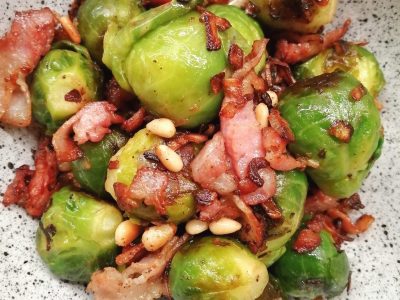 Lavkarbo crispy rosenkål med bacon