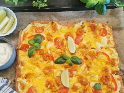 Keto pizza med karrimarinerte reker