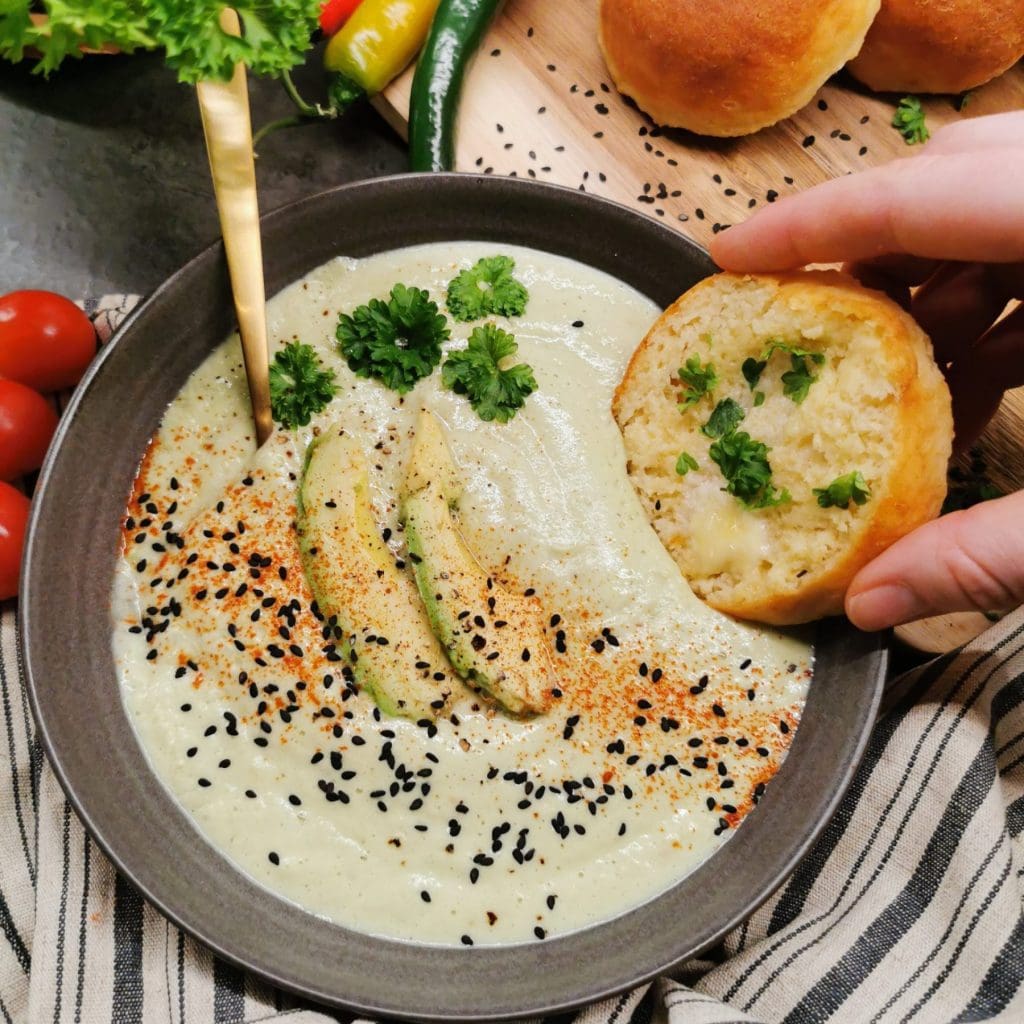 Lavkarbo avocadosuppe