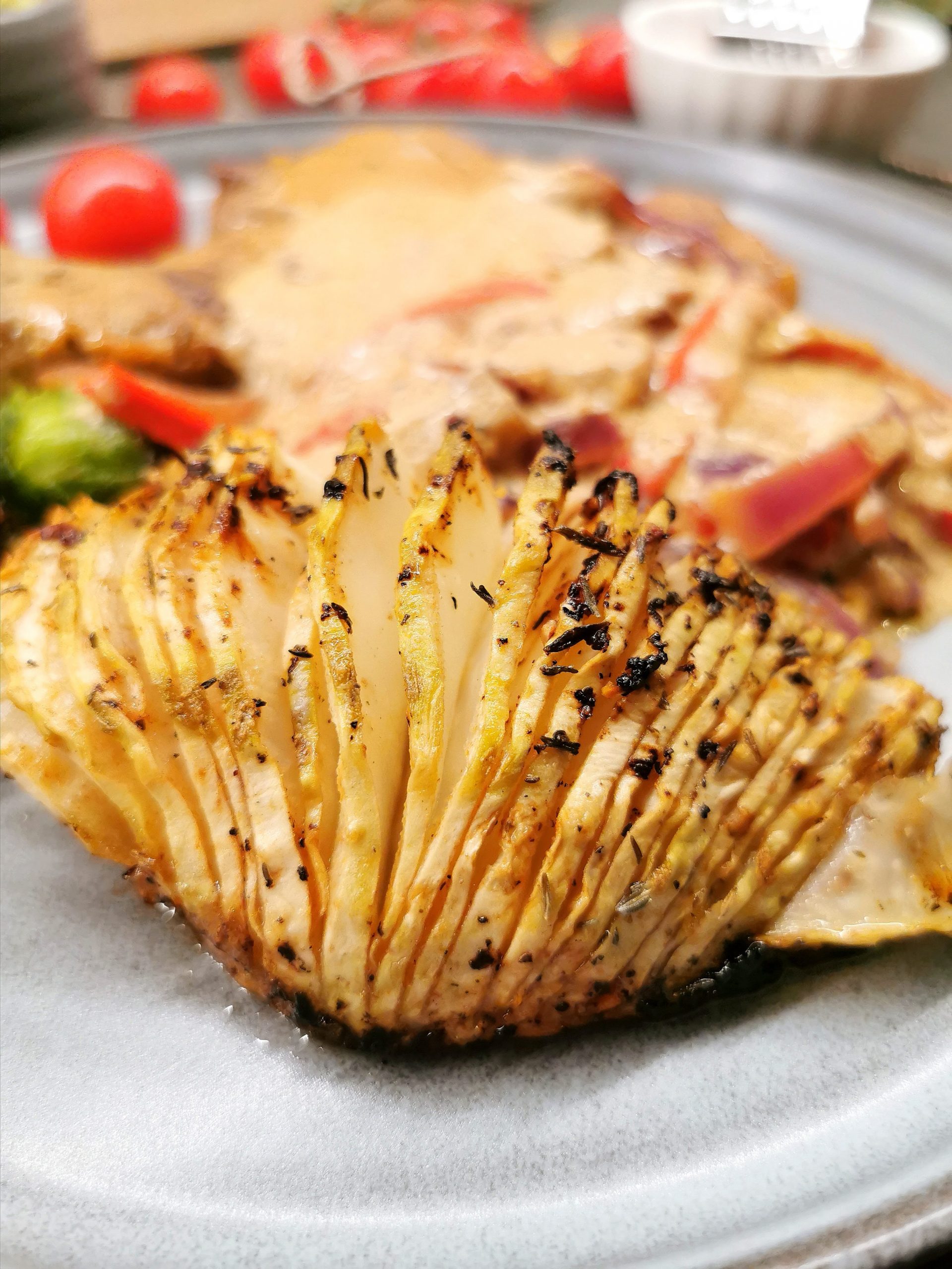 Lavkarbo hasselback sellerirot