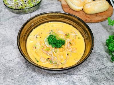 Rød curry fiskesuppe
