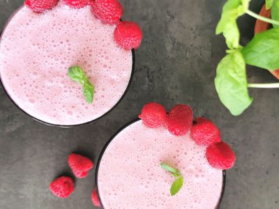 Lavkarbo bringebærmilkshake uten melk