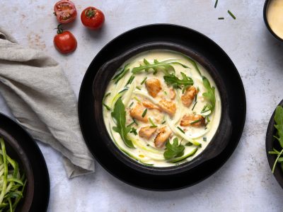 Lavkarbo kremet squashspaghetti med laks. Foto: Aina Sjo.