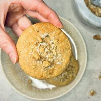 Lavkarbo kjeks med peanøttsmør