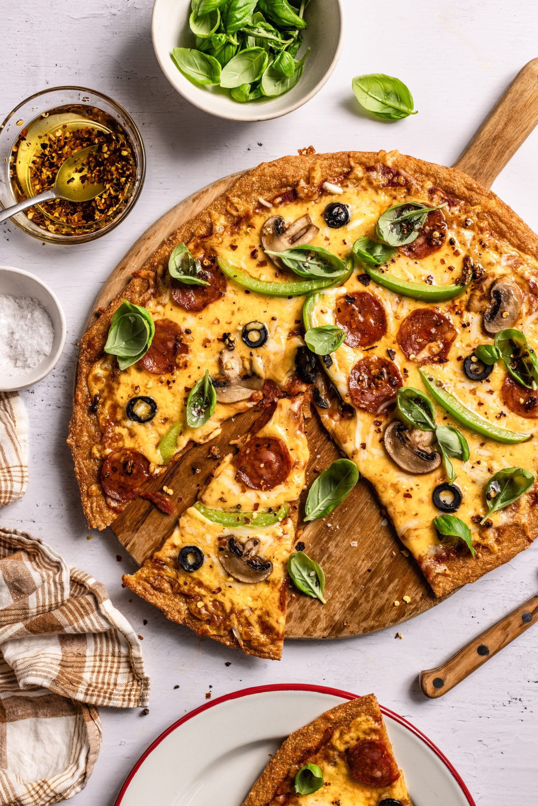 Lavkarbo pizza med pepperoni (Ketokokeboken)